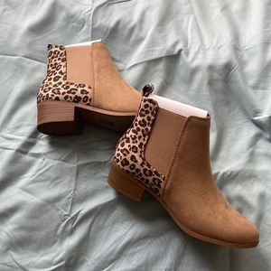 Tan boots, Soda brand,size 7.5 like new. Runs a little small